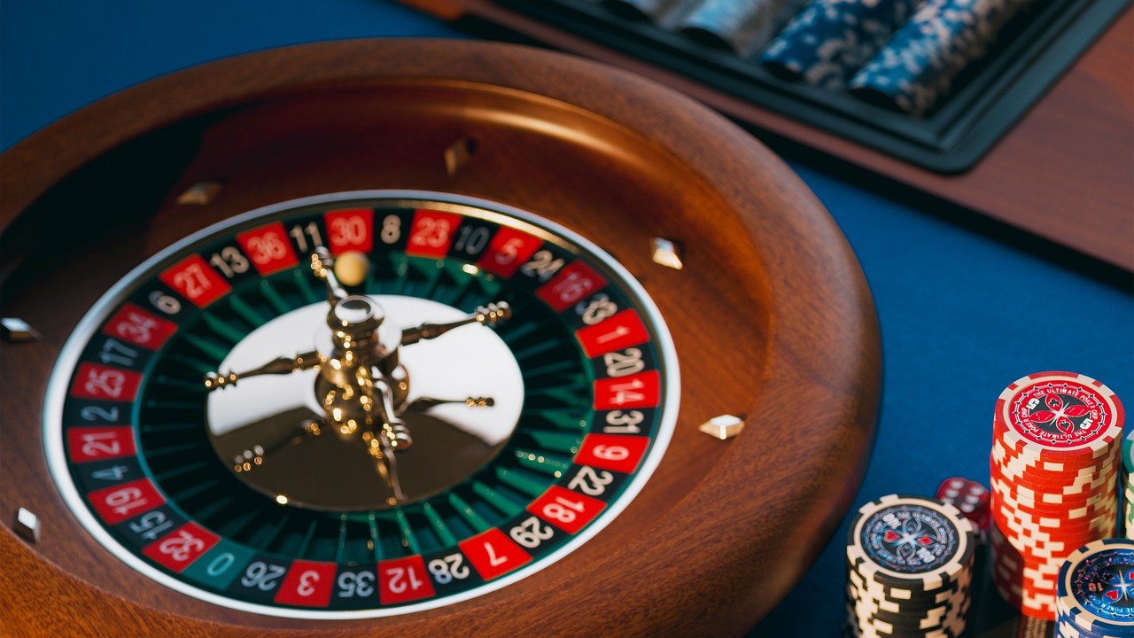 Maximizing Profits in Online Casino Gameplay