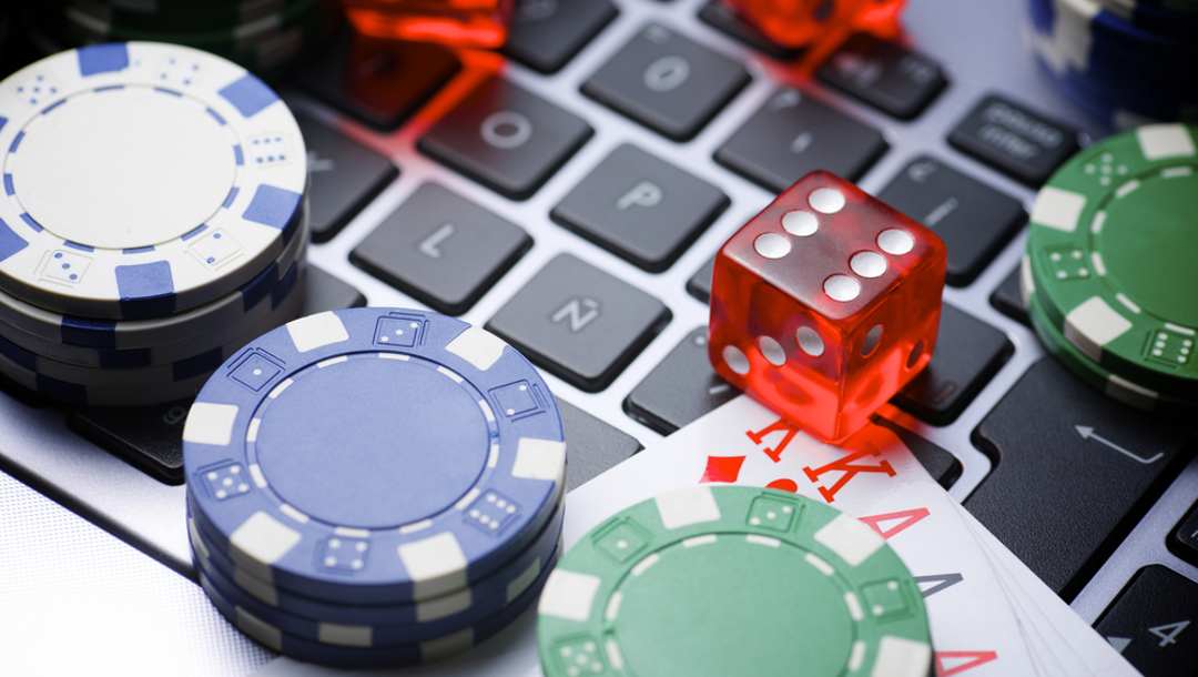 Inside the Mind of Online Gambling Aficionados: Exploring the Allure and Obscurity